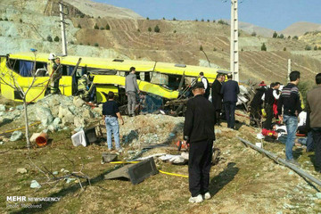 واژگونی اتوبوس حامل دانشجویان واحد علوم تحقیقات