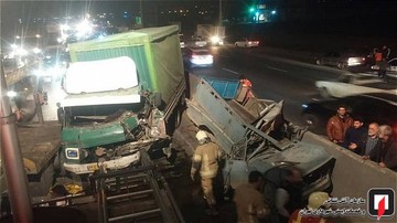 تصادف کامیونت خاور با وانت نیسان در جاده خاوران