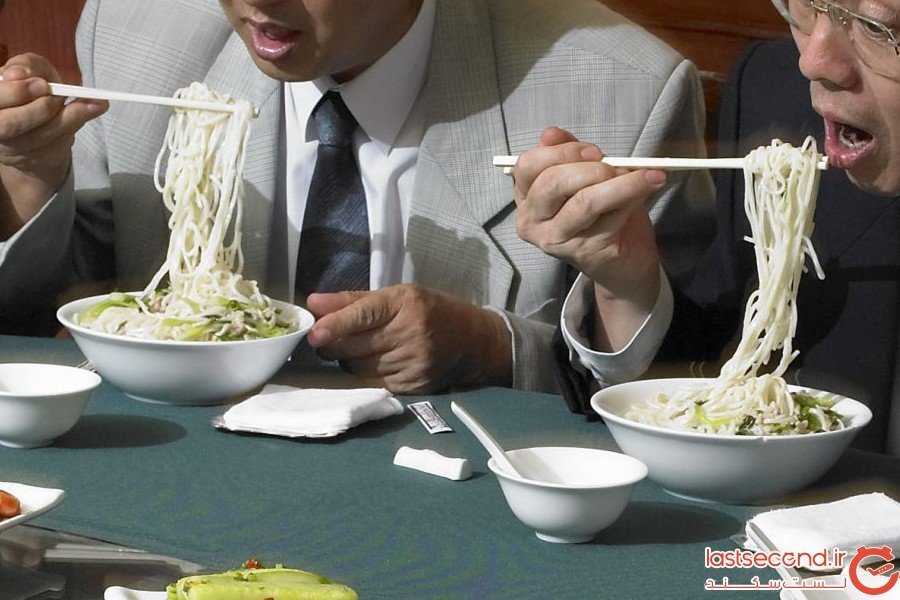 6 رسم عجیب در هنگام غذا خوردن در جهان