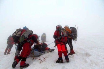 گروه کوهنوردی در شاهکوه گم شد
