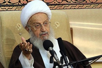 تأکید آیت‌الله مکارم‌شیرازی به لاریجانی برای احداث فرودگاه در قم