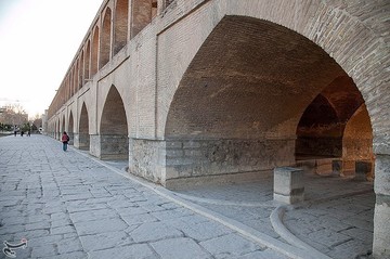 سی و سه پل در خطر نابودی