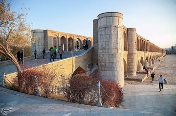 سی و سه پل در خطر نابودی