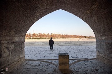 سی و سه پل در خطر نابودی