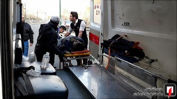 واژگونی بونکر حامل بتون در بزرگراه صدر