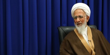 آیت‌الله جوادی‌آملی: سرطان اختلاس، حقوق‌های نجومی و بی‌مدیریتی کشور را فلج می‌کند