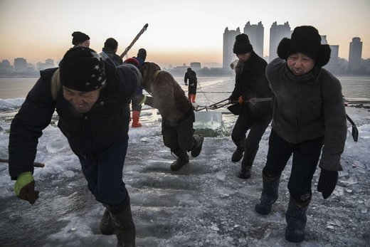 مراحل ساخت شهر یخی در چین