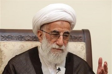 عیادت آیت‌الله جنتی از آیت‌الله مومن