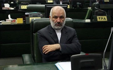 کامران: در راهروهای مجلس کارچاق کنی می‌کنند/ اصفهان آتش زیر خاکستر است