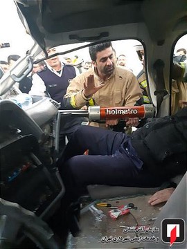تصادف ون با مینی بوس در بزرگراه شهید همدانی