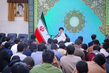 علم الهدی: درآمد یک شاگرد سوپرمارکتی از یک روحانی بیشتر است علم الهدی: درآمد یک شاگرد سوپرمارکتی از یک روحانی بیشتر است