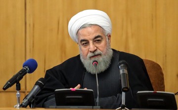 روحانی: نباید اجازه دهیم مردم با مشکل مواجه شوند