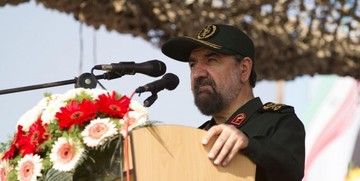 رضایی: نهادهای اطلاعاتی سریع مشخصات گروهک‌های ضدانقلاب را در اختیار نیروی زمینی سپاه قرار دهند