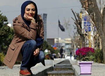 سلفی یکتا ناصر و ساره بیات در روز برفی تهران