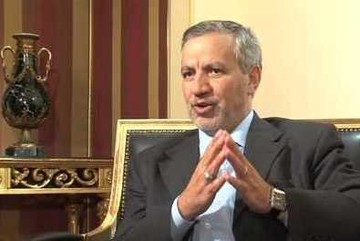 طعنه جالب عطاءالله مهاجرانی به وزیر بحرینی/ عربی را با لهجه تهرانی حرف می‌زنی!