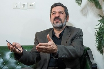 واکنش یک اصولگرا به اظهارات جلیلی درباره «فتنه زرد»: اگر اطلاعاتی از «انقلاب رنگی» دارد، به دستگاه‌های اطلاعاتی بدهد