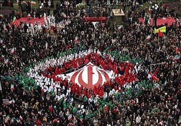 معاون سیاسی نزاجا: هر کجا آمریکا عقب کشیده، ایران خلأ حضور آنها را پر کرده‌ است