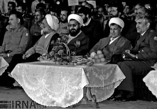 مراسم پرواز هواپیمای ساخت نیروی هوایی به نام پرستو ، 15 فروردین 1367، با حضور علی اکبر هاشمی رفسنجانی رئیس مجلس شورای اسلامی ، حسن روحانی عضو شورای عالی دفاع و سرتیپ ستاری فرمانده نیروی هوایی ارتش جمهوری اسلامی ایران برگزار شد