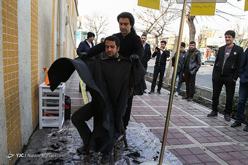 اصلاح رایگان موی سر رهگذران در میدان قزوین