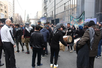 عزاداری خانواده قربانیان سانچی مقابل شرکت ملی نفتکش