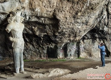 غار شاپور، سال‌هاست نگهبانی غول‌پیکر دارد! +تصاویر