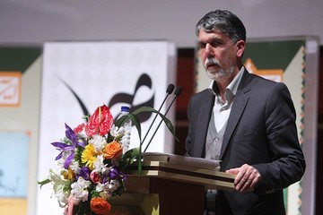صالحی: ایران را با کالاهای فرهنگی به جهان معرفی کنیم