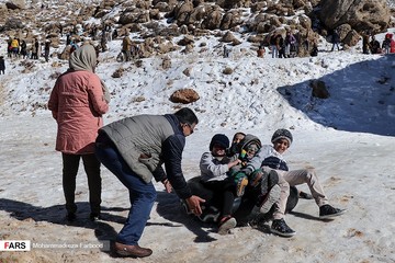 برف بازی در پولاد کف