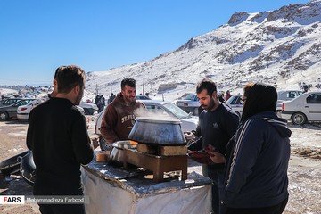 برف بازی در پولاد کف