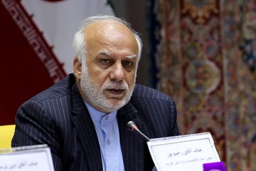 مسؤول إيراني سابق: الحرب التجارية بين أمريكا والصين قد تخلق فرص لصالح إيران