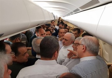 حاشیه های سفر به هند: جشن تولد ظریف در هواپیما+عکس