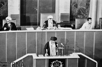 جلسه علنی مجلس شورای اسلامی به ریاست آیت الله اکبر هاشمی رفسنجانی در مرداد سال 1360 برگزار می شود