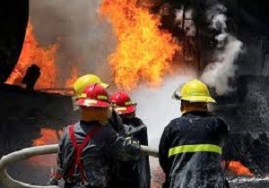 آتش‌سوزی یک کارگاه مبل‌سازی در خیابان دماوند