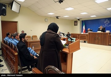 پرداخت رشوه به بورس و بانک مرکزی