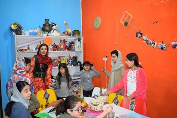 کارگاه آموزشی رویای رنگی هنرمند کردستانی در بوشهر
