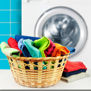 چه چیزهایی را نباید در ماشین لباس‌شویی انداخت؟
