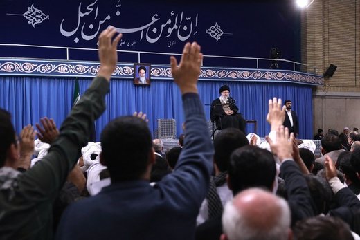 دیدار هزاران نفر از مردم قم با رهبر معظم انقلاب اسلامی