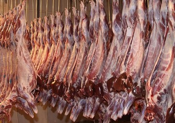 فروش گوشت گوسفند و گوساله به یک سوم قیمت در میادین میوه و تره‌بار