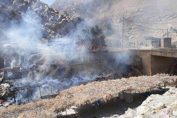 روستای تیَک کوهرنگ دچار آتش سوزی شد
