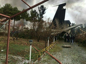 حضور استاندار البرز در محل سقوط هواپیمای باربری 