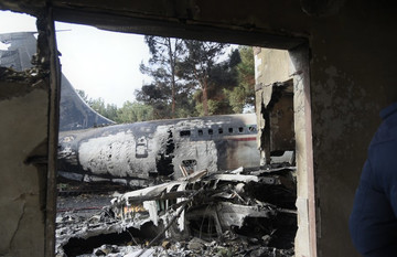 Plane crashes in west of Tehran