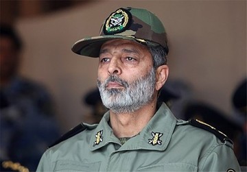 تقدیر فرمانده کل ارتش از وزیر دفاع و سازندگان جت تمام ایرانی «یاسین»