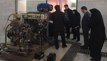 بازدید کارشناسان شرکت موتورسازی پویانیستانک از دانشکده مهندسی مکانیک دانشگاه سمنان