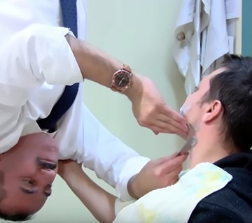 متفاوت شدن با آرایش ویژه/ کارهایی که برخی آرایشگرها به صورت مخفیانه انجام می‌دهند!