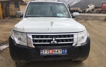 عکس | کشف میتسوبیشی قاچاق در گمرک باشماق