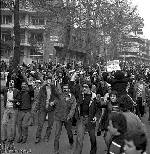 26 دی 1357؛ فرار شاه از ایران