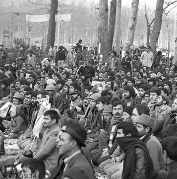 28 دی 1358؛ نخستین نماز جمعه به امامت آیت الله خامنه ای