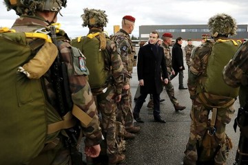نظامیان فرانسوی چه تاریخی عراق و سوریه را ترک می‌کنند؟ 