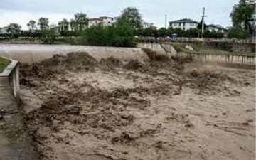 سد دز در خوزستان سرریز کرد؛ احتمال سیل در روستاهای بعد از سد