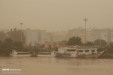 گرد و خاک در آسمان اهواز
