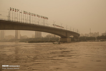 گرد و خاک در آسمان اهواز